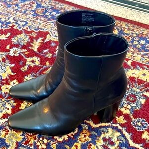 Steve Madden Aiden Black Leather Ankle Boots Block Heel Size 9.5 Fits 9
